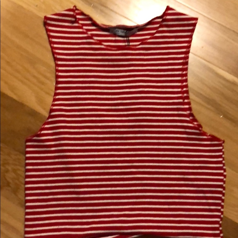 Nwt - crop top!